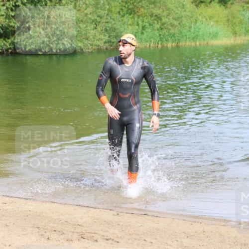 16.06.2024 - 26. Vierlanden-Triathlon Strokosch-Dieckow http://msf.ph/oto/6305084 16.06.2024 09:47:39 Schwimmen  meine-sportfotos.de