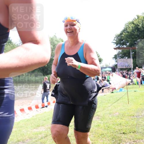 16.06.2024 - 26. Vierlanden-Triathlon Lena Gebhardt http://msf.ph/oto/6305085 16.06.2024 11:18:58 Schwimmen 529, 565, 576, 598, 612, 618, 633, 529, 565, 576, 598, 612, 618, 633 meine-sportfotos.de