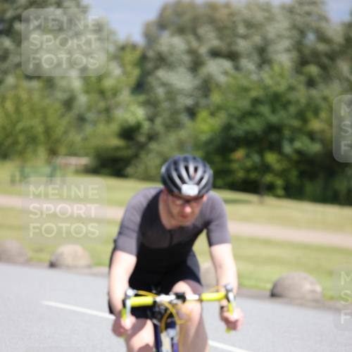 16.06.2024 - 26. Vierlanden-Triathlon Jannik Wohlers http://msf.ph/oto/6305094 16.06.2024 11:40:38 Radfahren 8, 39, 120, 170, 190, 231, 322, 392, 472 meine-sportfotos.de