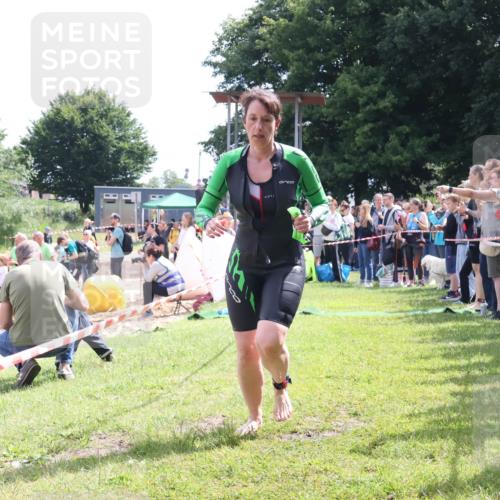 16.06.2024 - 26. Vierlanden-Triathlon Lena Gebhardt http://msf.ph/oto/6305142 16.06.2024 11:19:07 Schwimmen 529, 557, 565, 578, 598, 612, 630, 529, 557, 565, 578, 598, 612, 630 meine-sportfotos.de