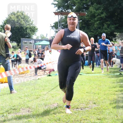 16.06.2024 - 26. Vierlanden-Triathlon Lena Gebhardt http://msf.ph/oto/6305178 16.06.2024 11:19:15 Schwimmen 557, 578, 612, 630, 557, 578, 612, 630 meine-sportfotos.de