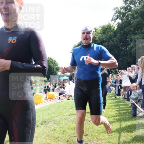 16.06.2024 - 26. Vierlanden-Triathlon Lena Gebhardt http://msf.ph/oto/6305227 16.06.2024 11:19:20 Schwimmen 533, 557, 578, 630, 533, 557, 578, 630 meine-sportfotos.de