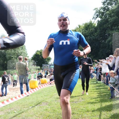 16.06.2024 - 26. Vierlanden-Triathlon Lena Gebhardt http://msf.ph/oto/6305231 16.06.2024 11:19:20 Schwimmen 533, 557, 578, 630, 533, 557, 578, 630 meine-sportfotos.de