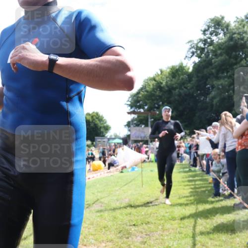 16.06.2024 - 26. Vierlanden-Triathlon Lena Gebhardt http://msf.ph/oto/6305238 16.06.2024 11:19:21 Schwimmen 533, 557, 578, 630, 533, 557, 578, 630 meine-sportfotos.de