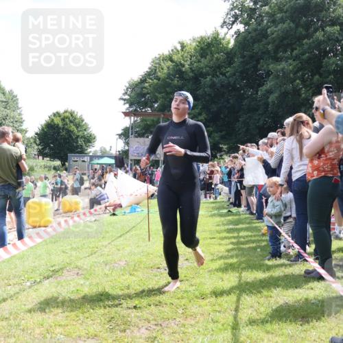 16.06.2024 - 26. Vierlanden-Triathlon Lena Gebhardt http://msf.ph/oto/6305244 16.06.2024 11:19:21 Schwimmen 533, 557, 578, 630, 533, 557, 578, 630 meine-sportfotos.de