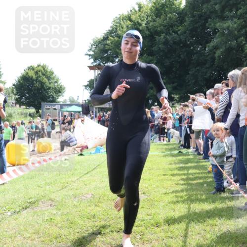 16.06.2024 - 26. Vierlanden-Triathlon Lena Gebhardt http://msf.ph/oto/6305248 16.06.2024 11:19:21 Schwimmen 533, 557, 578, 630, 533, 557, 578, 630 meine-sportfotos.de