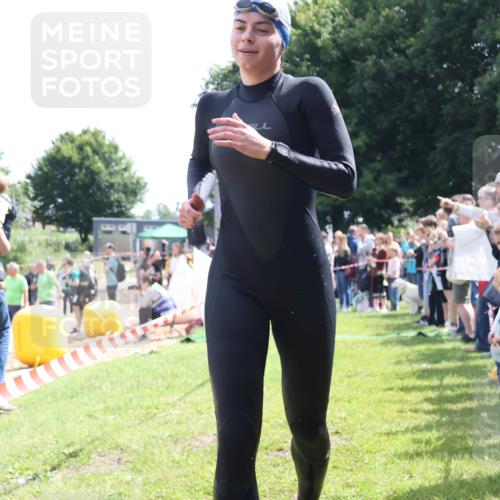 16.06.2024 - 26. Vierlanden-Triathlon Lena Gebhardt http://msf.ph/oto/6305251 16.06.2024 11:19:22 Schwimmen 533, 557, 578, 630, 638, 533, 557, 578, 630, 638 meine-sportfotos.de