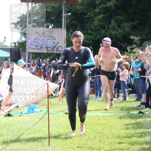 16.06.2024 - 26. Vierlanden-Triathlon Lena Gebhardt http://msf.ph/oto/6305262 16.06.2024 11:19:35 Schwimmen 480, 533, 638, 644, 480, 533, 638, 644 meine-sportfotos.de