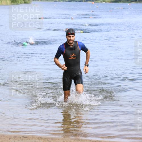 16.06.2024 - 26. Vierlanden-Triathlon Strokosch-Dieckow http://msf.ph/oto/6305279 16.06.2024 09:47:56 Schwimmen 33, 98, 33, 98 meine-sportfotos.de