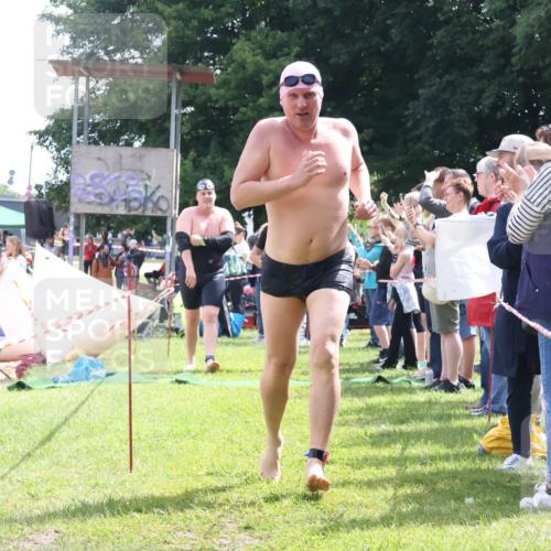 16.06.2024 - 26. Vierlanden-Triathlon Lena Gebhardt http://msf.ph/oto/6305293 16.06.2024 11:19:38 Schwimmen 480, 527, 533, 536, 638, 643, 644, 480, 527, 533, 536, 638, 643, 644 meine-sportfotos.de