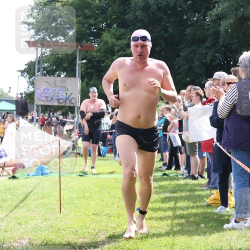 16.06.2024 - 26. Vierlanden-Triathlon Lena Gebhardt http://msf.ph/oto/6305297 16.06.2024 11:19:38 Schwimmen 480, 527, 533, 536, 638, 643, 644, 480, 527, 533, 536, 638, 643, 644 meine-sportfotos.de