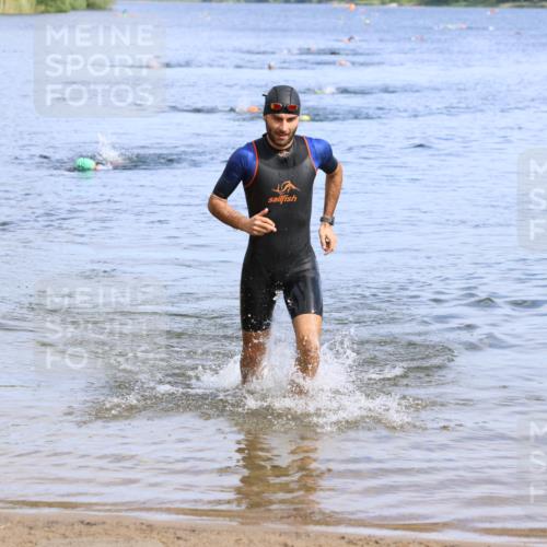 16.06.2024 - 26. Vierlanden-Triathlon Strokosch-Dieckow http://msf.ph/oto/6305299 16.06.2024 09:47:57 Schwimmen 33, 98, 33, 98 meine-sportfotos.de