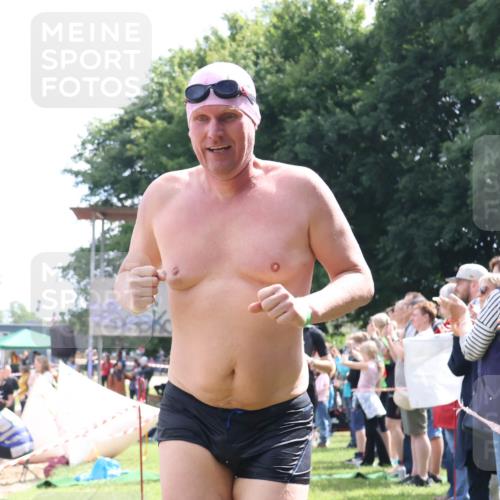 16.06.2024 - 26. Vierlanden-Triathlon Lena Gebhardt http://msf.ph/oto/6305308 16.06.2024 11:19:39 Schwimmen 480, 527, 533, 536, 638, 643, 644, 480, 527, 533, 536, 638, 643, 644 meine-sportfotos.de