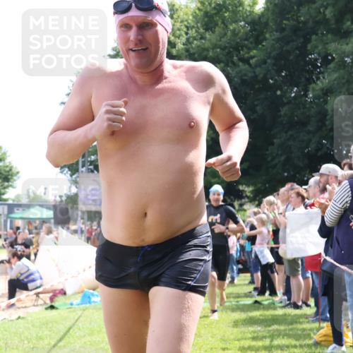 16.06.2024 - 26. Vierlanden-Triathlon Lena Gebhardt http://msf.ph/oto/6305312 16.06.2024 11:19:40 Schwimmen 480, 527, 536, 638, 643, 644, 480, 527, 536, 638, 643, 644 meine-sportfotos.de