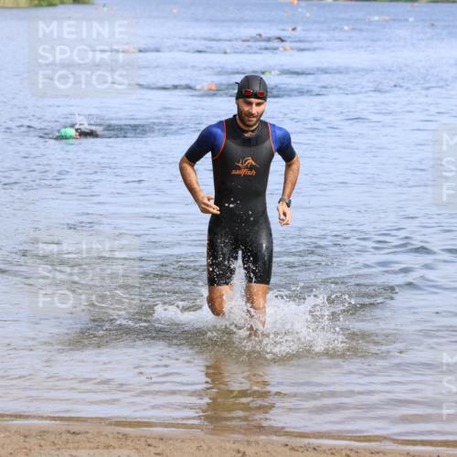 16.06.2024 - 26. Vierlanden-Triathlon Strokosch-Dieckow http://msf.ph/oto/6305316 16.06.2024 09:47:57 Schwimmen 33, 98, 33, 98 meine-sportfotos.de