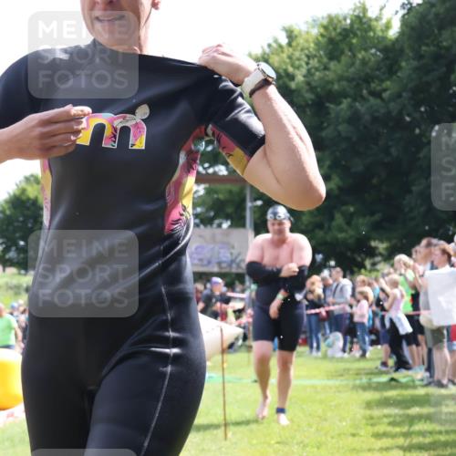 16.06.2024 - 26. Vierlanden-Triathlon Lena Gebhardt http://msf.ph/oto/6305343 16.06.2024 11:19:43 Schwimmen 480, 527, 536, 554, 643, 644, 480, 527, 536, 554, 643, 644 meine-sportfotos.de