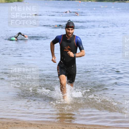 16.06.2024 - 26. Vierlanden-Triathlon Strokosch-Dieckow http://msf.ph/oto/6305346 16.06.2024 09:47:57 Schwimmen 33, 98, 33, 98 meine-sportfotos.de