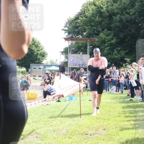 16.06.2024 - 26. Vierlanden-Triathlon Lena Gebhardt http://msf.ph/oto/6305349 16.06.2024 11:19:43 Schwimmen 480, 527, 536, 554, 643, 644, 480, 527, 536, 554, 643, 644 meine-sportfotos.de