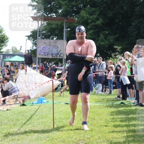 16.06.2024 - 26. Vierlanden-Triathlon Lena Gebhardt http://msf.ph/oto/6305351 16.06.2024 11:19:44 Schwimmen 480, 527, 536, 554, 643, 644, 480, 527, 536, 554, 643, 644 meine-sportfotos.de