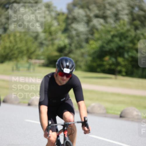 16.06.2024 - 26. Vierlanden-Triathlon Jannik Wohlers http://msf.ph/oto/6305356 16.06.2024 11:40:40 Radfahren 39, 120, 170, 190, 193, 231, 322, 392, 472 meine-sportfotos.de