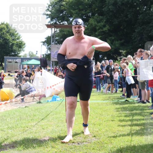 16.06.2024 - 26. Vierlanden-Triathlon Lena Gebhardt http://msf.ph/oto/6305358 16.06.2024 11:19:45 Schwimmen 480, 501, 527, 536, 554, 643, 644, 480, 501, 527, 536, 554, 643, 644 meine-sportfotos.de