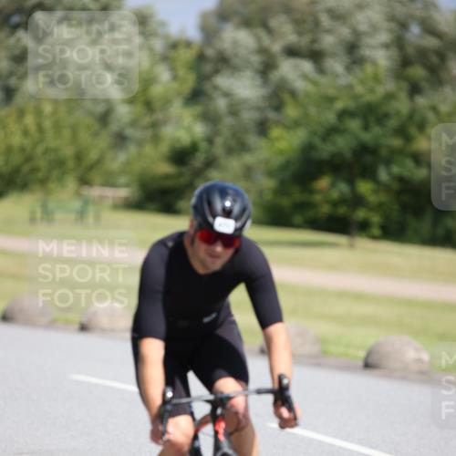 16.06.2024 - 26. Vierlanden-Triathlon Jannik Wohlers http://msf.ph/oto/6305359 16.06.2024 11:40:40 Radfahren 39, 120, 170, 190, 193, 231, 322, 392, 472 meine-sportfotos.de