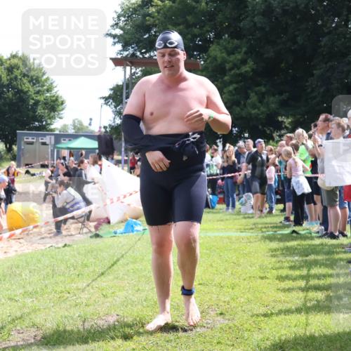 16.06.2024 - 26. Vierlanden-Triathlon Lena Gebhardt http://msf.ph/oto/6305362 16.06.2024 11:19:45 Schwimmen 480, 501, 527, 536, 554, 643, 644, 480, 501, 527, 536, 554, 643, 644 meine-sportfotos.de