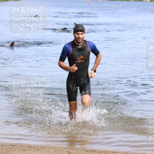 16.06.2024 - 26. Vierlanden-Triathlon Strokosch-Dieckow http://msf.ph/oto/6305365 16.06.2024 09:47:57 Schwimmen 33, 98, 33, 98 meine-sportfotos.de