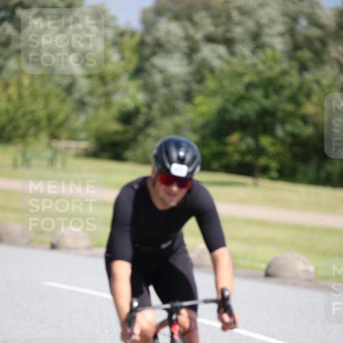 16.06.2024 - 26. Vierlanden-Triathlon Jannik Wohlers http://msf.ph/oto/6305367 16.06.2024 11:40:40 Radfahren 39, 120, 170, 190, 193, 231, 322, 392, 472 meine-sportfotos.de