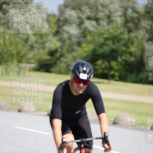 16.06.2024 - 26. Vierlanden-Triathlon Jannik Wohlers http://msf.ph/oto/6305374 16.06.2024 11:40:40 Radfahren 39, 120, 170, 190, 193, 231, 322, 392, 472 meine-sportfotos.de