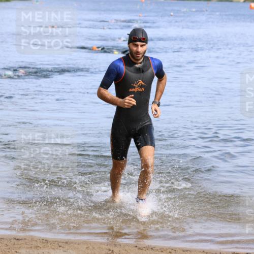 16.06.2024 - 26. Vierlanden-Triathlon Strokosch-Dieckow http://msf.ph/oto/6305381 16.06.2024 09:47:57 Schwimmen 33, 98, 33, 98 meine-sportfotos.de