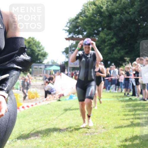 16.06.2024 - 26. Vierlanden-Triathlon Lena Gebhardt http://msf.ph/oto/6305401 16.06.2024 11:19:53 Schwimmen 498, 501, 515, 517, 527, 536, 539, 547, 554, 575, 588, 623, 632, 643, 498, 501, 515, 517, 527, 536, 539, 547, 554, 575, 588, 623, 632, 643 meine-sportfotos.de