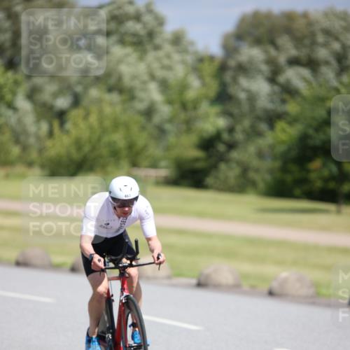 16.06.2024 - 26. Vierlanden-Triathlon Jannik Wohlers http://msf.ph/oto/6305407 16.06.2024 11:40:43 Radfahren 39, 120, 170, 190, 193, 231, 322, 358, 463, 472 meine-sportfotos.de