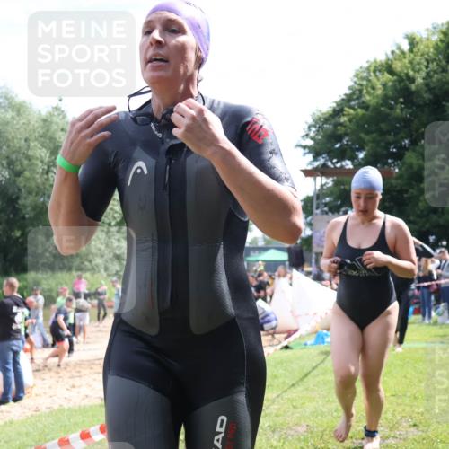 16.06.2024 - 26. Vierlanden-Triathlon Lena Gebhardt http://msf.ph/oto/6305420 16.06.2024 11:19:55 Schwimmen 498, 501, 515, 517, 527, 536, 539, 547, 554, 572, 573, 575, 588, 623, 632, 643, 498, 501, 515, 517, 527, 536, 539, 547, 554, 572, 573, 575, 588, 623, 632, 643 meine-sportfotos.de