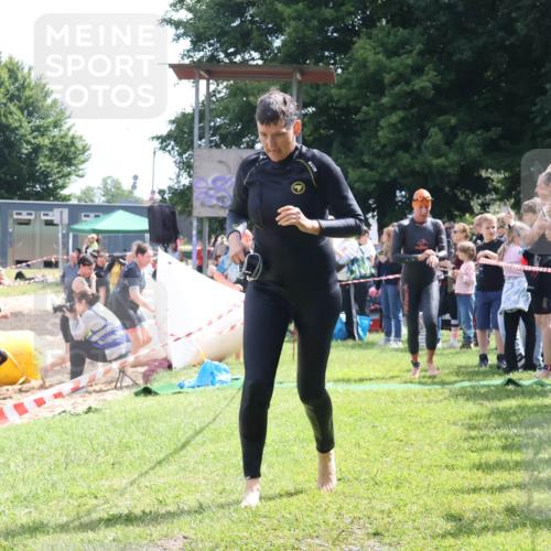 16.06.2024 - 26. Vierlanden-Triathlon Lena Gebhardt http://msf.ph/oto/6305454 16.06.2024 11:19:58 Schwimmen 498, 501, 515, 517, 527, 539, 547, 553, 554, 572, 573, 575, 588, 623, 632, 498, 501, 515, 517, 527, 539, 547, 553, 554, 572, 573, 575, 588, 623, 632 meine-sportfotos.de