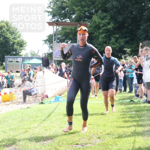 16.06.2024 - 26. Vierlanden-Triathlon Lena Gebhardt http://msf.ph/oto/6305499 16.06.2024 11:20:02 Schwimmen 498, 501, 515, 517, 539, 547, 553, 572, 573, 575, 588, 623, 632, 498, 501, 515, 517, 539, 547, 553, 572, 573, 575, 588, 623, 632 meine-sportfotos.de