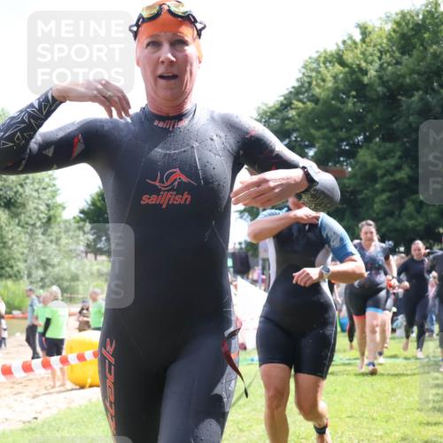 16.06.2024 - 26. Vierlanden-Triathlon Lena Gebhardt http://msf.ph/oto/6305520 16.06.2024 11:20:04 Schwimmen 444, 498, 501, 515, 517, 539, 547, 553, 572, 573, 575, 588, 623, 632, 444, 498, 501, 515, 517, 539, 547, 553, 572, 573, 575, 588, 623, 632 meine-sportfotos.de