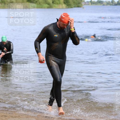 16.06.2024 - 26. Vierlanden-Triathlon Strokosch-Dieckow http://msf.ph/oto/6305528 16.06.2024 09:48:11 Schwimmen 33, 78, 171, 33, 78, 171 meine-sportfotos.de