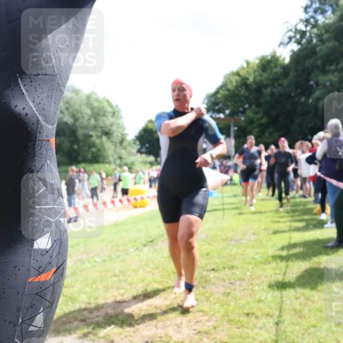 16.06.2024 - 26. Vierlanden-Triathlon Lena Gebhardt http://msf.ph/oto/6305532 16.06.2024 11:20:05 Schwimmen 444, 498, 501, 515, 517, 539, 547, 553, 572, 573, 575, 588, 623, 632, 444, 498, 501, 515, 517, 539, 547, 553, 572, 573, 575, 588, 623, 632 meine-sportfotos.de