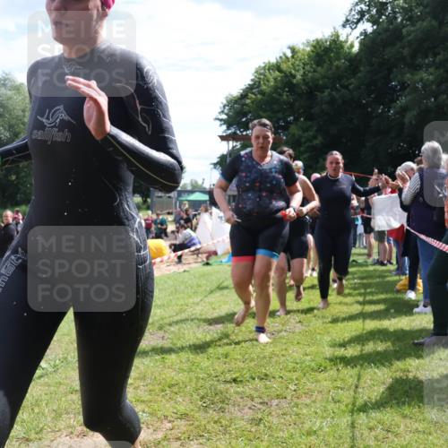 16.06.2024 - 26. Vierlanden-Triathlon Lena Gebhardt http://msf.ph/oto/6305555 16.06.2024 11:20:07 Schwimmen 444, 498, 515, 517, 539, 547, 553, 572, 573, 575, 588, 623, 632, 444, 498, 515, 517, 539, 547, 553, 572, 573, 575, 588, 623, 632 meine-sportfotos.de