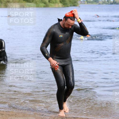 16.06.2024 - 26. Vierlanden-Triathlon Strokosch-Dieckow http://msf.ph/oto/6305560 16.06.2024 09:48:11 Schwimmen 33, 78, 171, 33, 78, 171 meine-sportfotos.de