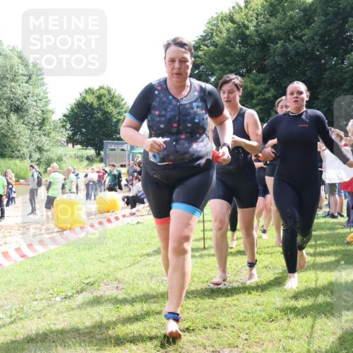 16.06.2024 - 26. Vierlanden-Triathlon Lena Gebhardt http://msf.ph/oto/6305563 16.06.2024 11:20:08 Schwimmen 444, 498, 515, 517, 539, 547, 553, 572, 573, 575, 588, 623, 632, 444, 498, 515, 517, 539, 547, 553, 572, 573, 575, 588, 623, 632 meine-sportfotos.de
