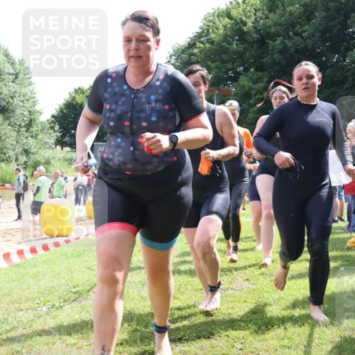 16.06.2024 - 26. Vierlanden-Triathlon Lena Gebhardt http://msf.ph/oto/6305567 16.06.2024 11:20:08 Schwimmen 444, 498, 515, 517, 539, 547, 553, 572, 573, 575, 588, 623, 632, 444, 498, 515, 517, 539, 547, 553, 572, 573, 575, 588, 623, 632 meine-sportfotos.de