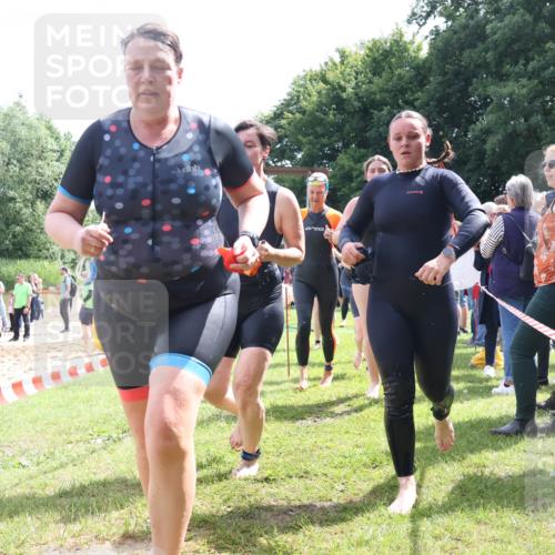 16.06.2024 - 26. Vierlanden-Triathlon Lena Gebhardt http://msf.ph/oto/6305570 16.06.2024 11:20:09 Schwimmen 444, 515, 517, 539, 547, 553, 572, 573, 575, 588, 623, 632, 444, 515, 517, 539, 547, 553, 572, 573, 575, 588, 623, 632 meine-sportfotos.de