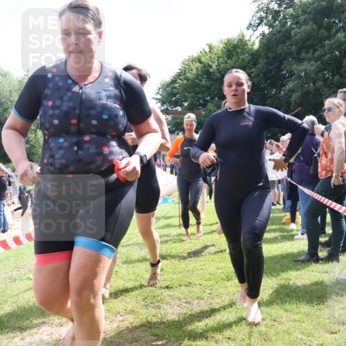 16.06.2024 - 26. Vierlanden-Triathlon Lena Gebhardt http://msf.ph/oto/6305571 16.06.2024 11:20:09 Schwimmen 444, 515, 517, 539, 547, 553, 572, 573, 575, 588, 623, 632, 444, 515, 517, 539, 547, 553, 572, 573, 575, 588, 623, 632 meine-sportfotos.de