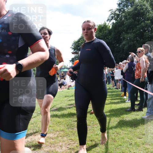 16.06.2024 - 26. Vierlanden-Triathlon Lena Gebhardt http://msf.ph/oto/6305575 16.06.2024 11:20:09 Schwimmen 444, 515, 517, 539, 547, 553, 572, 573, 575, 588, 623, 632, 444, 515, 517, 539, 547, 553, 572, 573, 575, 588, 623, 632 meine-sportfotos.de