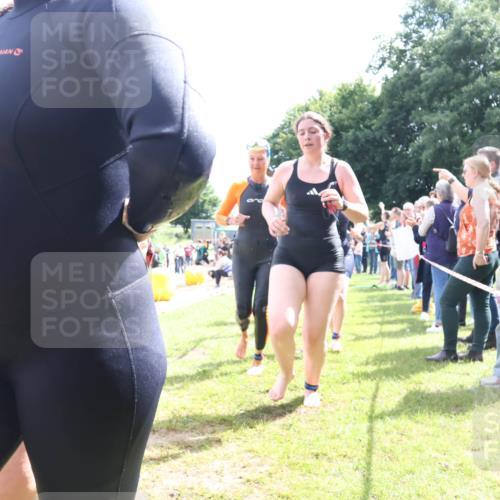 16.06.2024 - 26. Vierlanden-Triathlon Lena Gebhardt http://msf.ph/oto/6305580 16.06.2024 11:20:10 Schwimmen 444, 515, 517, 539, 547, 553, 572, 573, 575, 588, 623, 632, 444, 515, 517, 539, 547, 553, 572, 573, 575, 588, 623, 632 meine-sportfotos.de