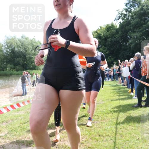 16.06.2024 - 26. Vierlanden-Triathlon Lena Gebhardt http://msf.ph/oto/6305594 16.06.2024 11:20:11 Schwimmen 444, 515, 517, 539, 547, 553, 561, 572, 573, 588, 623, 444, 515, 517, 539, 547, 553, 561, 572, 573, 588, 623 meine-sportfotos.de