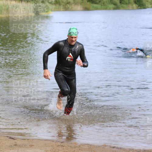 16.06.2024 - 26. Vierlanden-Triathlon Strokosch-Dieckow http://msf.ph/oto/6305603 16.06.2024 09:48:16 Schwimmen 78, 171, 78, 171 meine-sportfotos.de