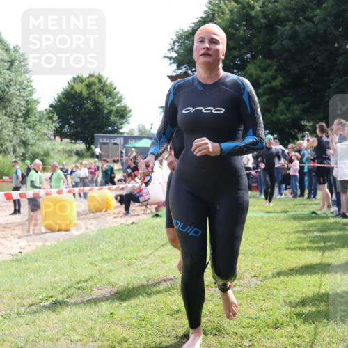 16.06.2024 - 26. Vierlanden-Triathlon Lena Gebhardt http://msf.ph/oto/6305626 16.06.2024 11:20:13 Schwimmen 444, 539, 553, 561, 572, 573, 444, 539, 553, 561, 572, 573 meine-sportfotos.de